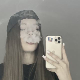 Telegram profile photo for liz.z._.g🎧